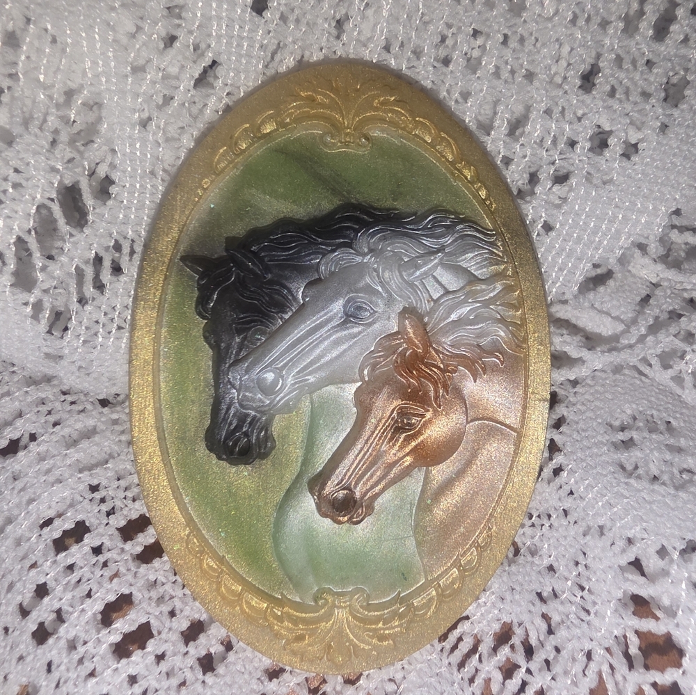 3 Horses Resin Brooch Equestrian Lovers! Large Size 70x45 mm